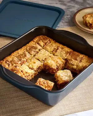 Quadratische Brilliance Antihaft Backform mit Deckel von Pampered Chef