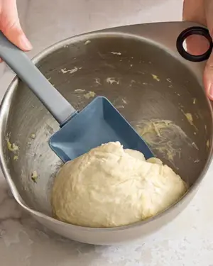 Großer 2-in-1 Teigschaber von Pampered Chef